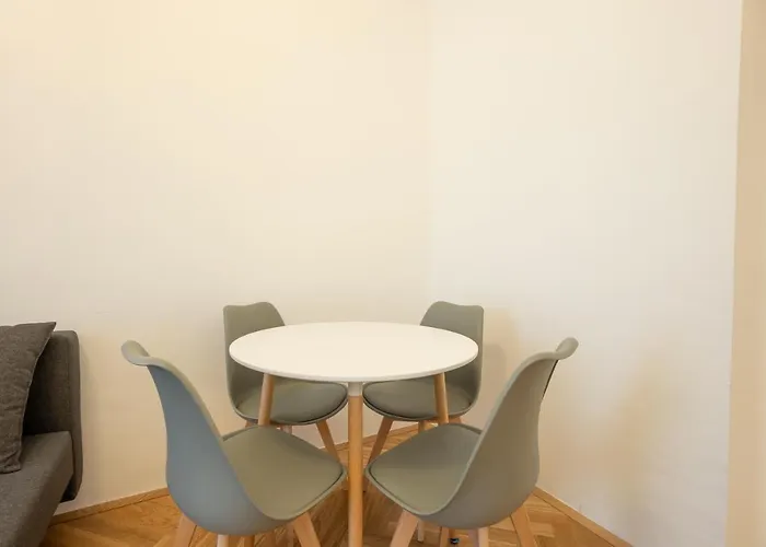Appartement Modern Hotel-styled In The Second District Of Vienna. Wenen